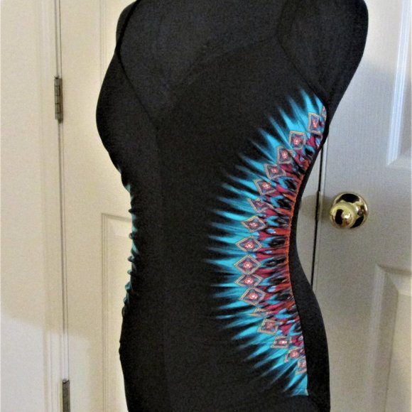 Swimsuite - Picture 1 of 4